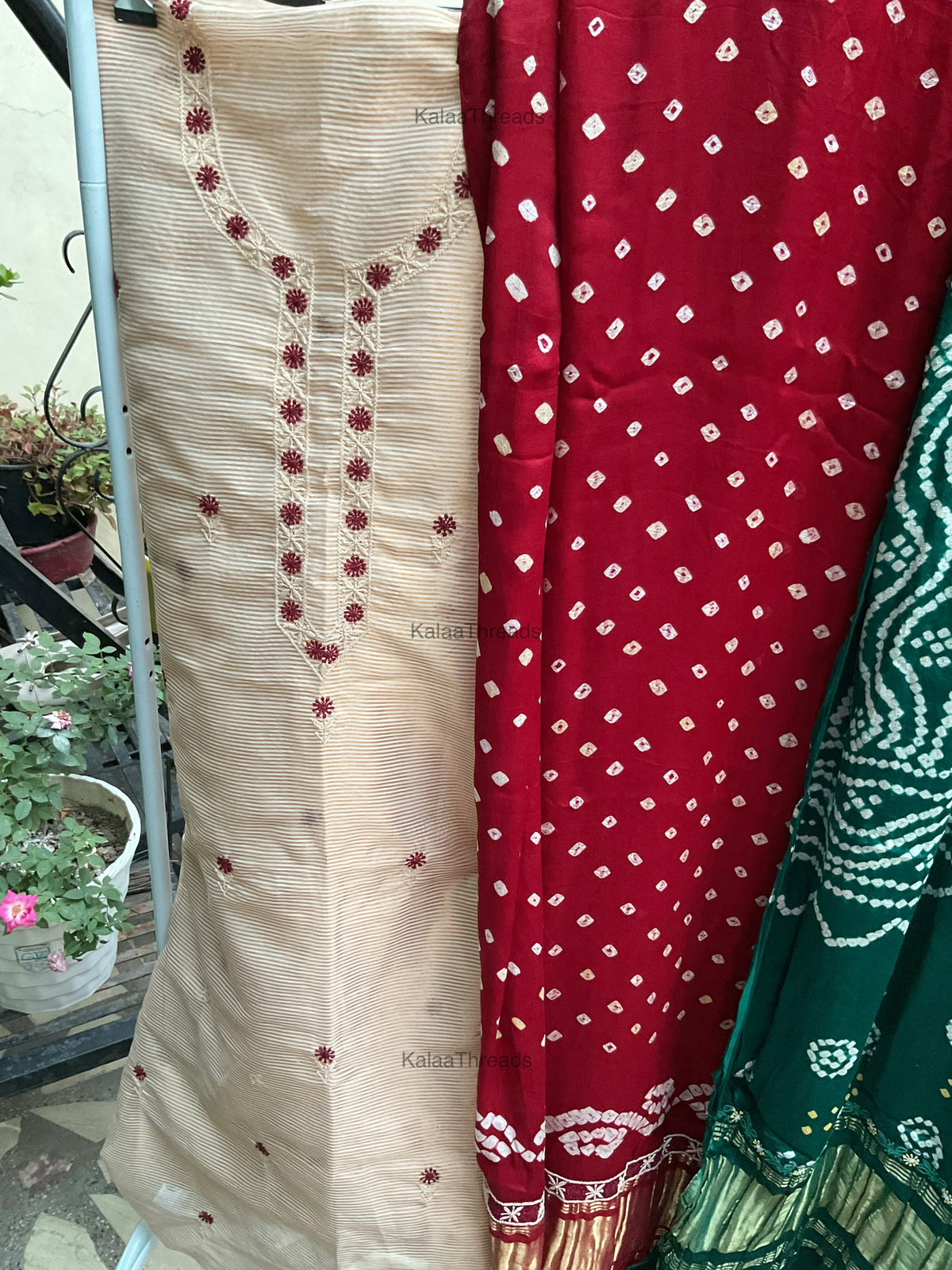 Zari Stripes unstitched Kurta with bandhani dupatta having Chikankari