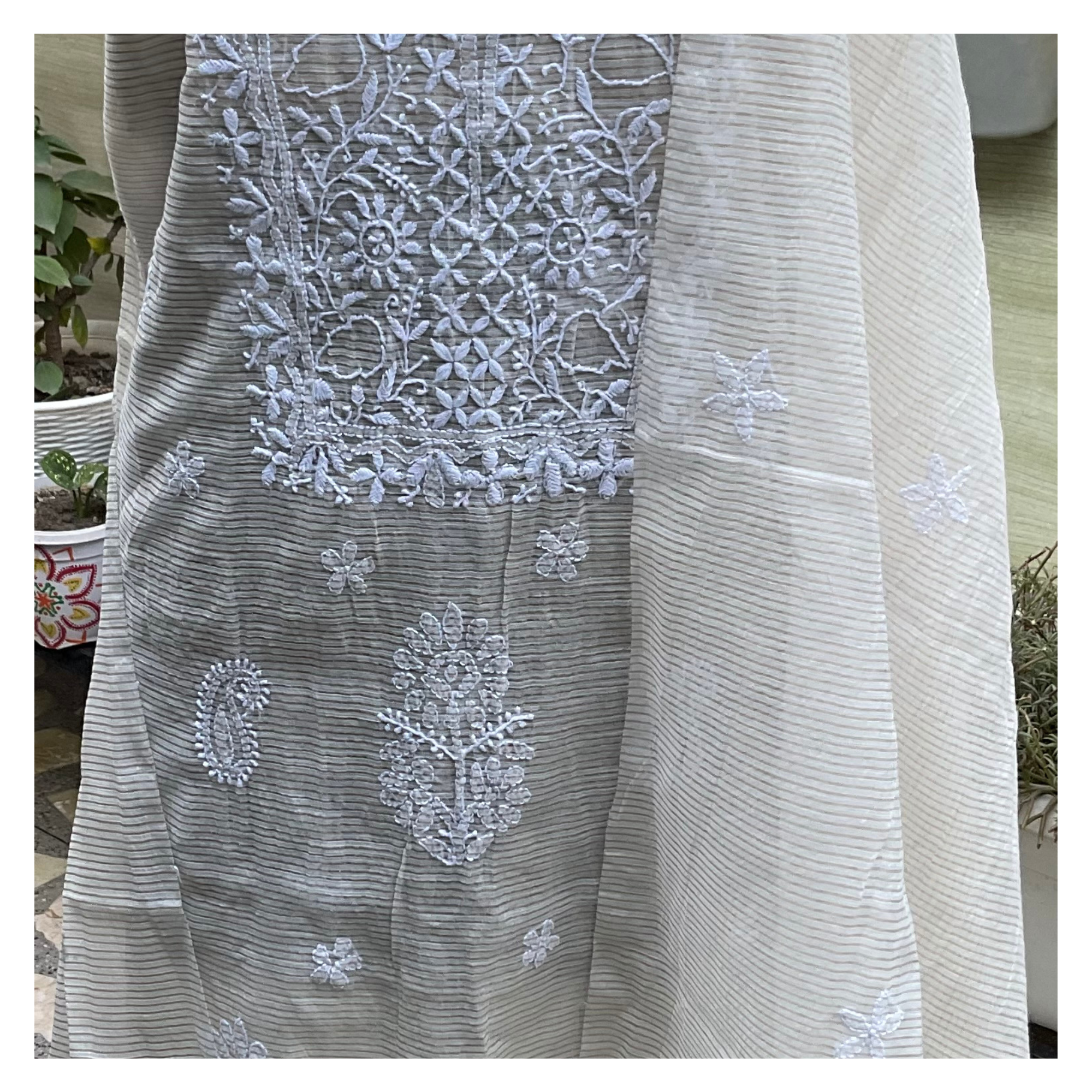 Maheshwari unstitched suit set with Chikankari